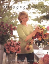 cover of the book Arranging Flowers