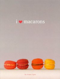 cover of the book I love macarons