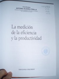 cover of the book La medicion de la eficiencia y la productividad